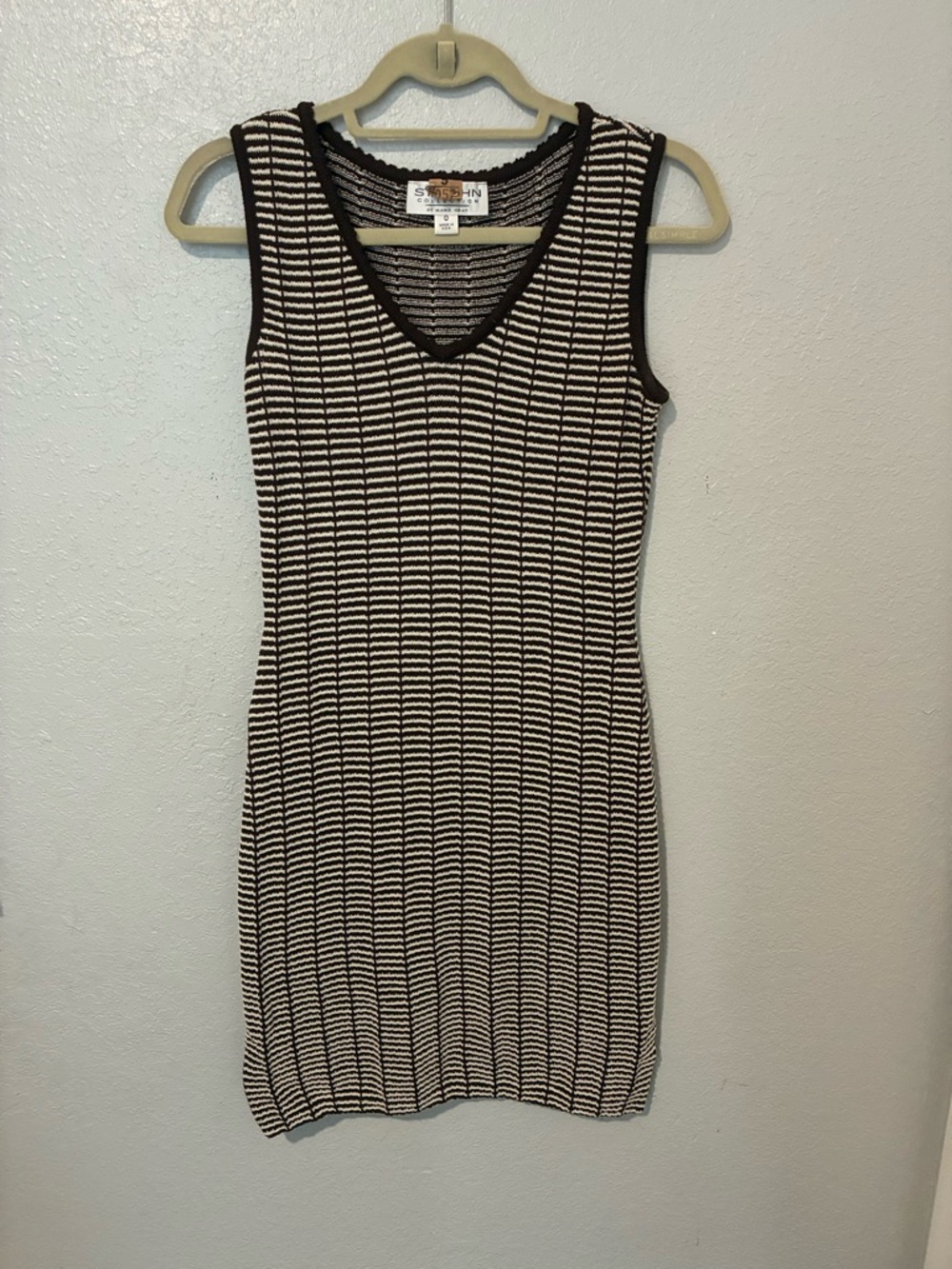 St. John Collection Vintage Knit Crochet Bodycon Size 0 Dress